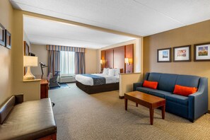 Suite, 1 King Bed, Non Smoking | Desk, blackout curtains, soundproofing, iron/ironing board - Comfort Suites Manassas Battlefield Park (Manassas)