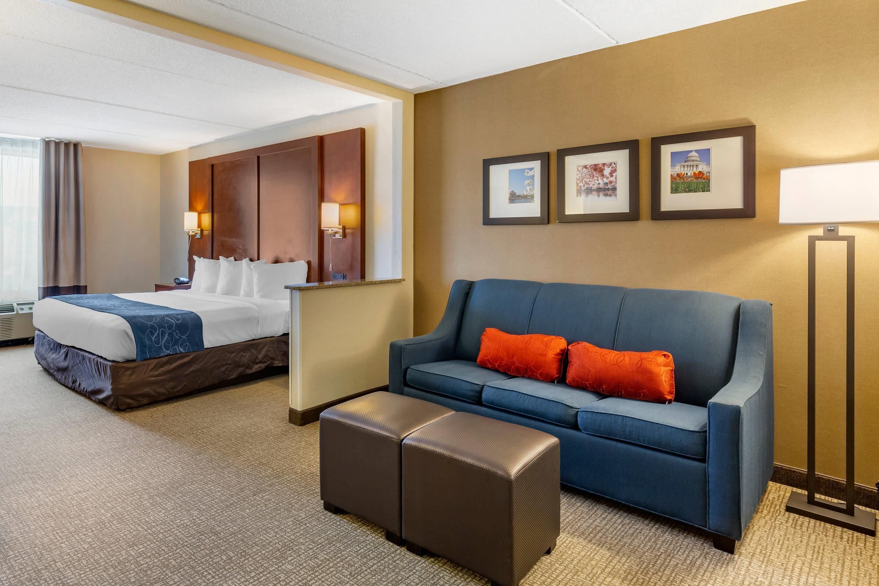 Room, 1 King Bed with Sofa bed, Non Smoking | Desk, blackout curtains, soundproofing, iron/ironing board