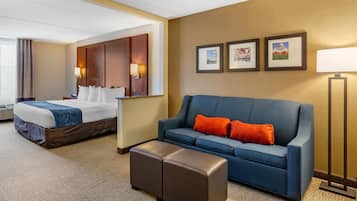 Room, 1 King Bed with Sofa bed, Non Smoking | Desk, blackout curtains, soundproofing, iron/ironing board