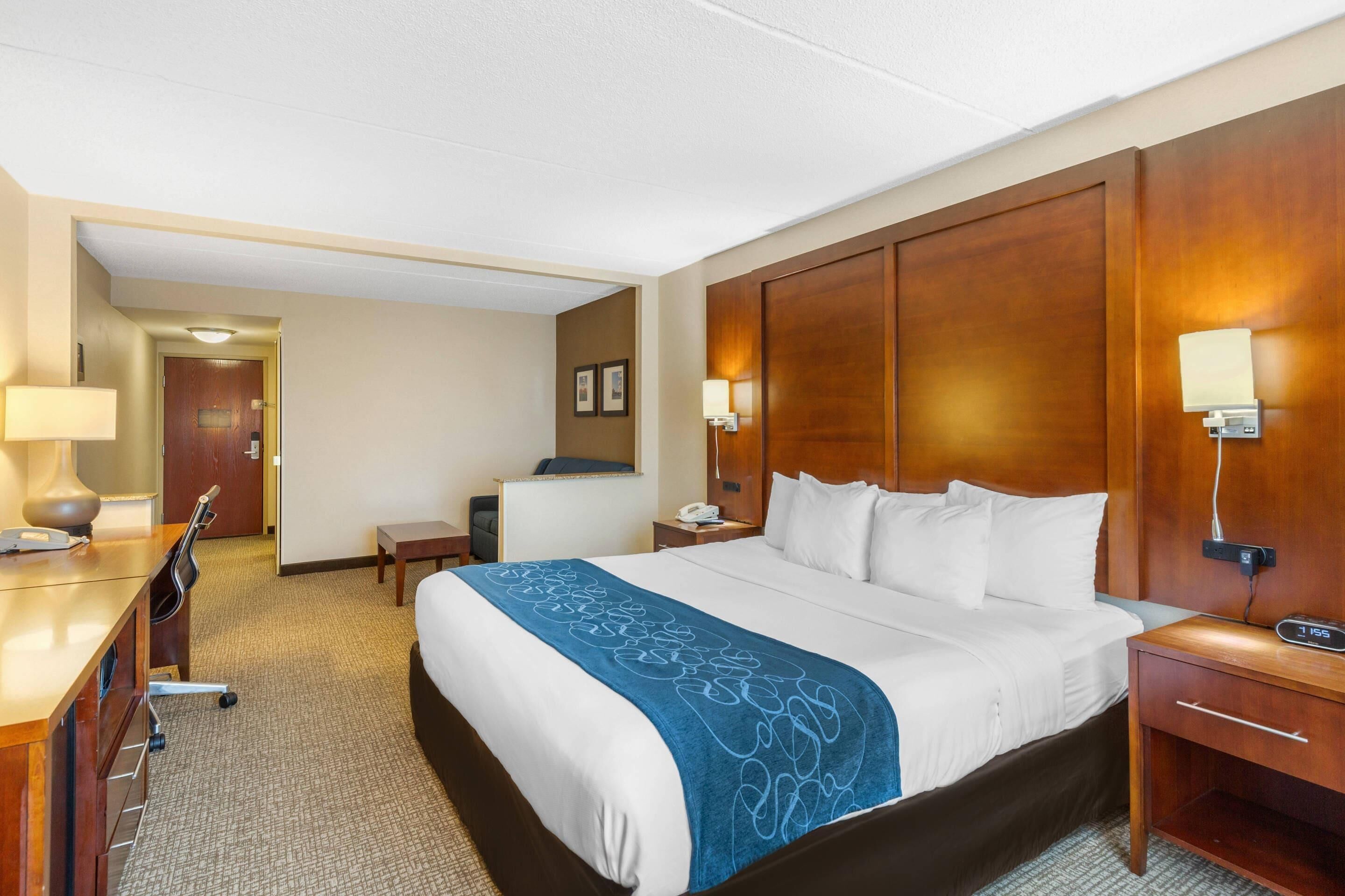 Escritorio, cortinas blackout y insonorización 