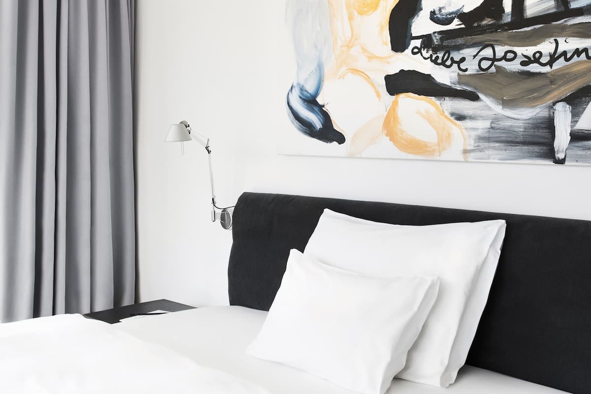 Standard-Doppelzimmer zur Einzelnutzung (Large) | 1 Schlafzimmer, Allergikerbettwaren, Daunenbettdecken, Minibar