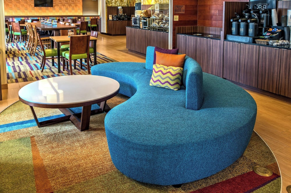 Fairfield Inn & Suites by Marriott Near Universal Orlando