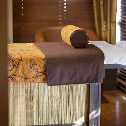 Couples treatment rooms, sauna, hot tub, Turkish bath, body treatments