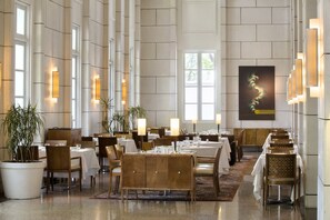 Breakfast, lunch, dinner served; Italian cuisine, alfresco dining 