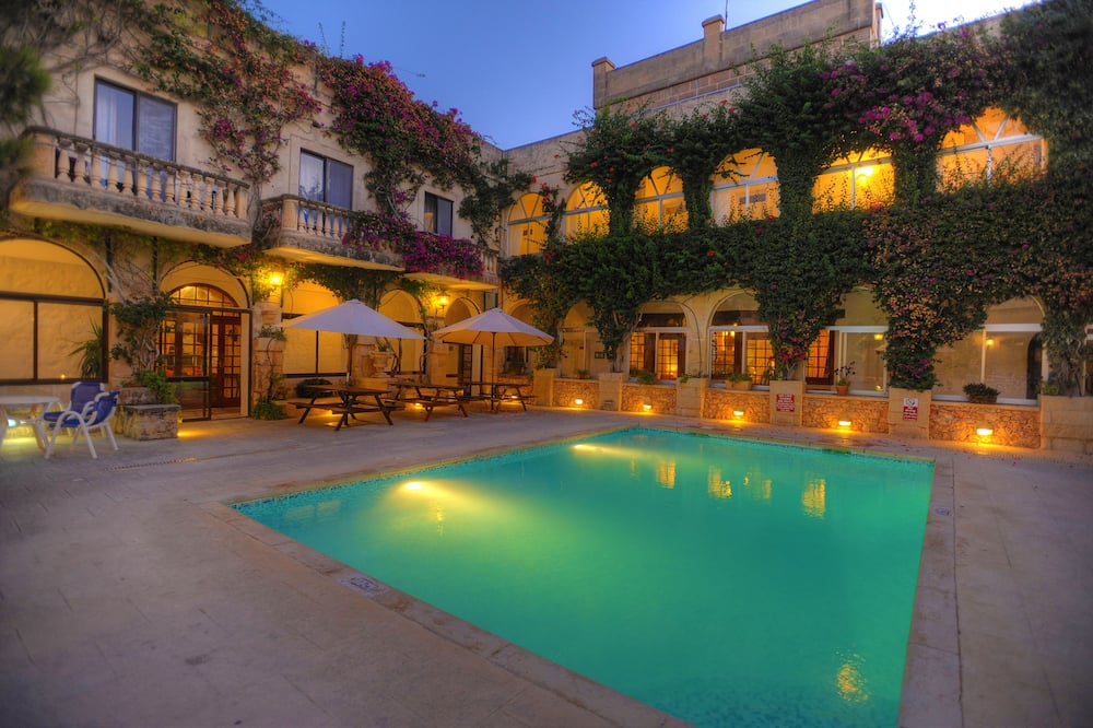 Cornucopia Hotel