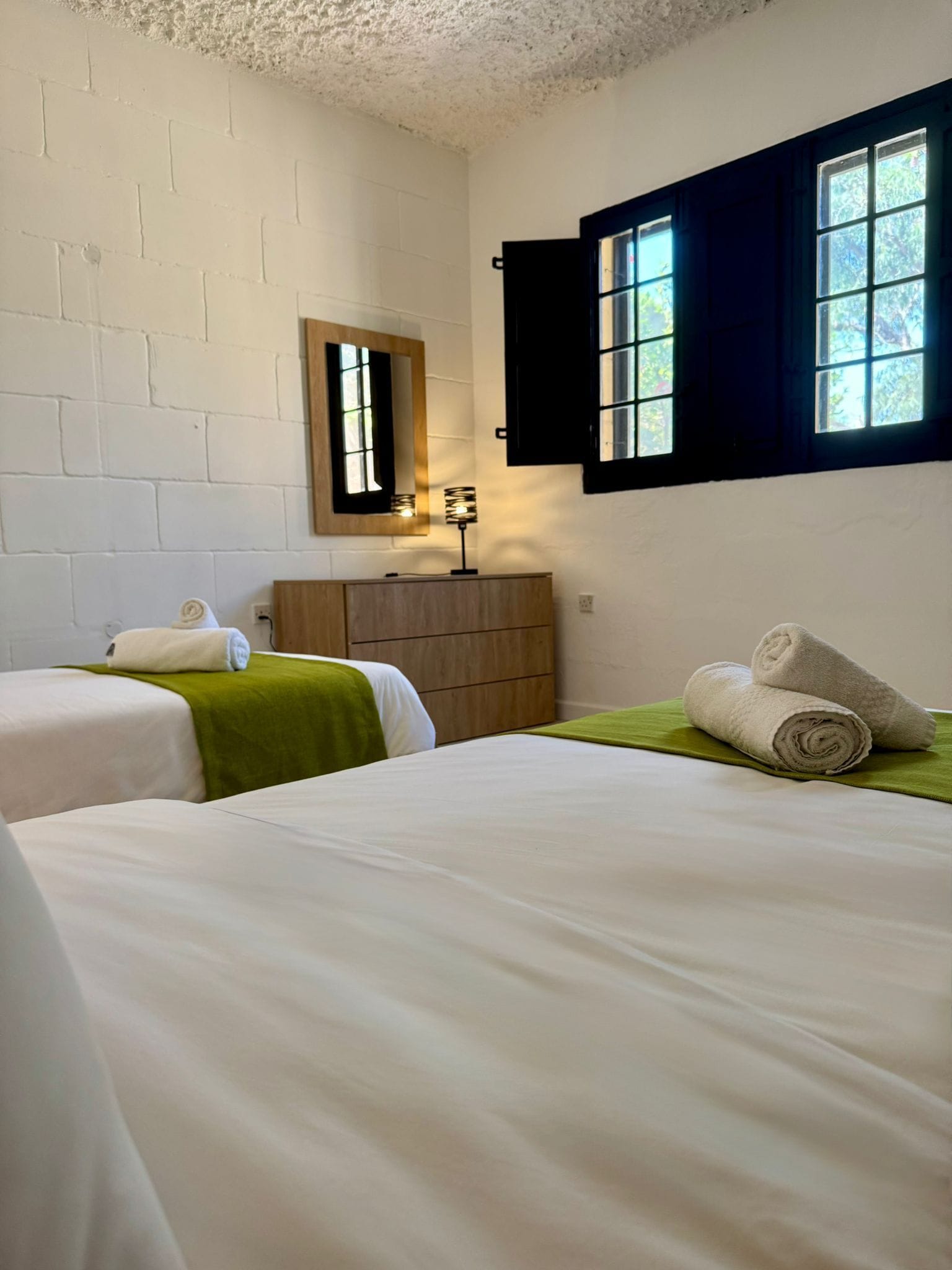 house (cornucopia farmhouse) | 1 bedroom, minibar, blackout curtains, bed sheets