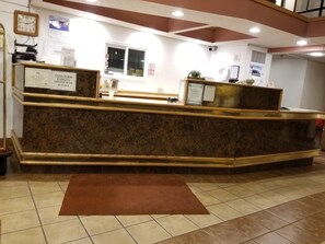 Lobby - Sea-Tac Crest Motor Inn (SeaTac)