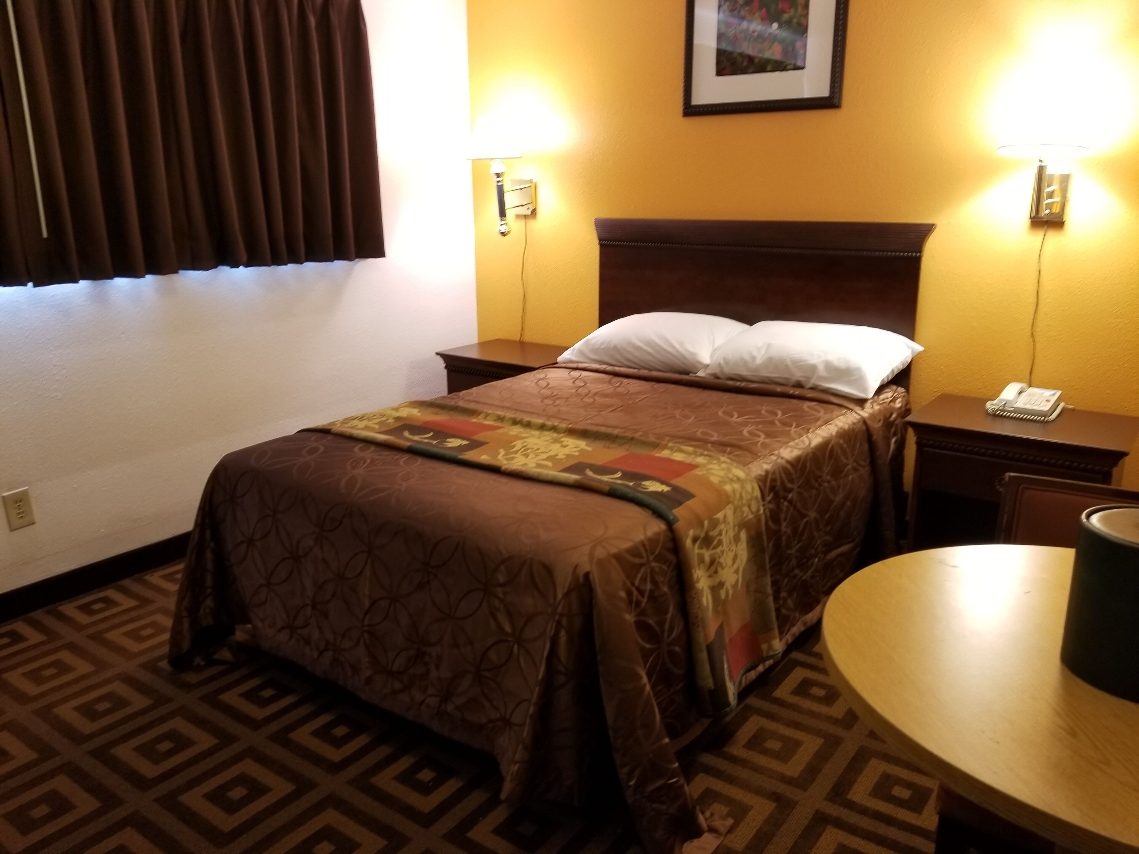 Standard Full Bed  | Colchones con acolchado adicional y wifi gratis