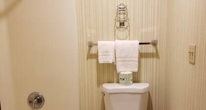 Sea-Tac Crest Motor Inn
