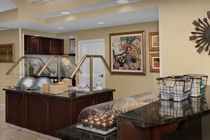 Free daily continental breakfast