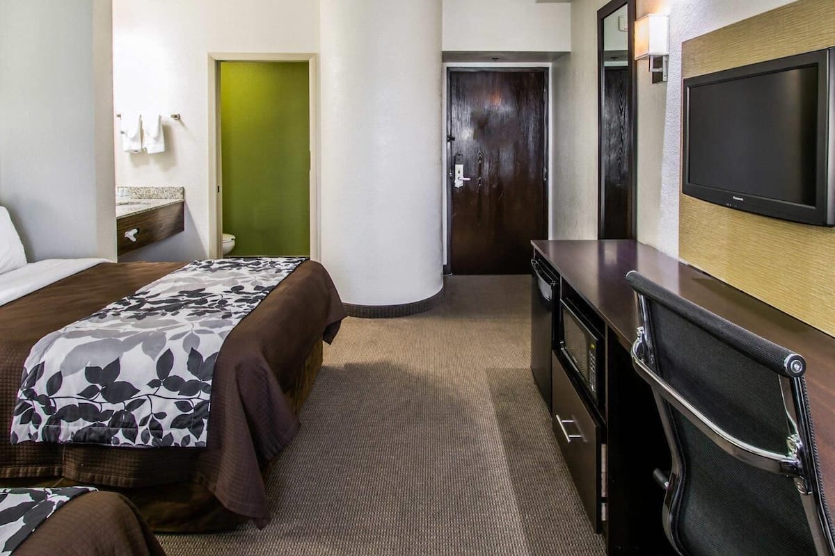 Room, 2 Queen Beds, Accessible, Non Smoking