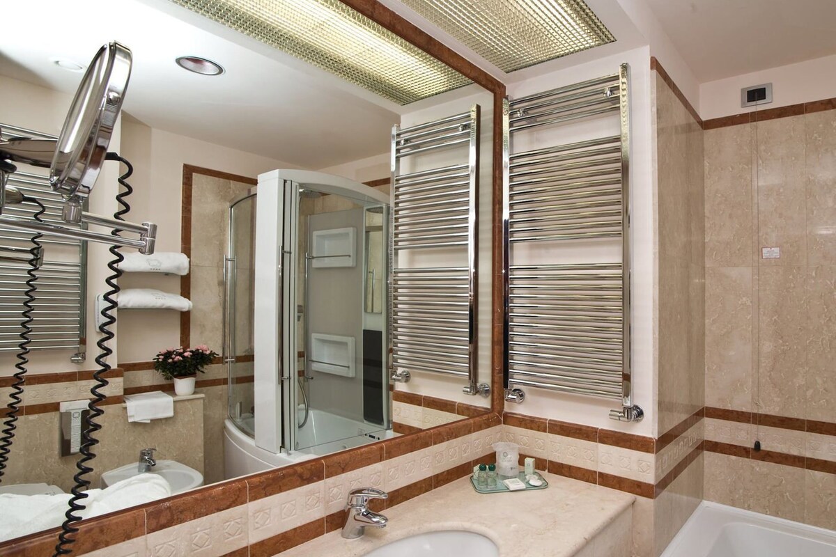 Bathroom | Eco-friendly toiletries, hair dryer, bidet, towels