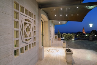 Hotel Sangallo Palace