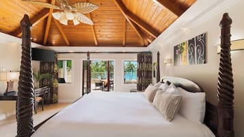 Suite (Ficus) | Egyptian cotton sheets, premium bedding, in-room safe, desk