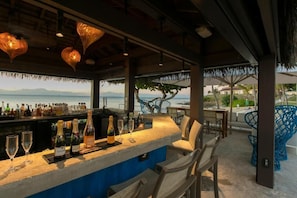 Quầy bar trên bãi biển