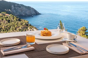 Free daily continental breakfast  - Boutique Hotel Torre di Cala Piccola (Monte Argentario)