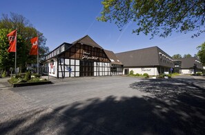 Front of property - Hotel Jägerhof (Langenhagen)