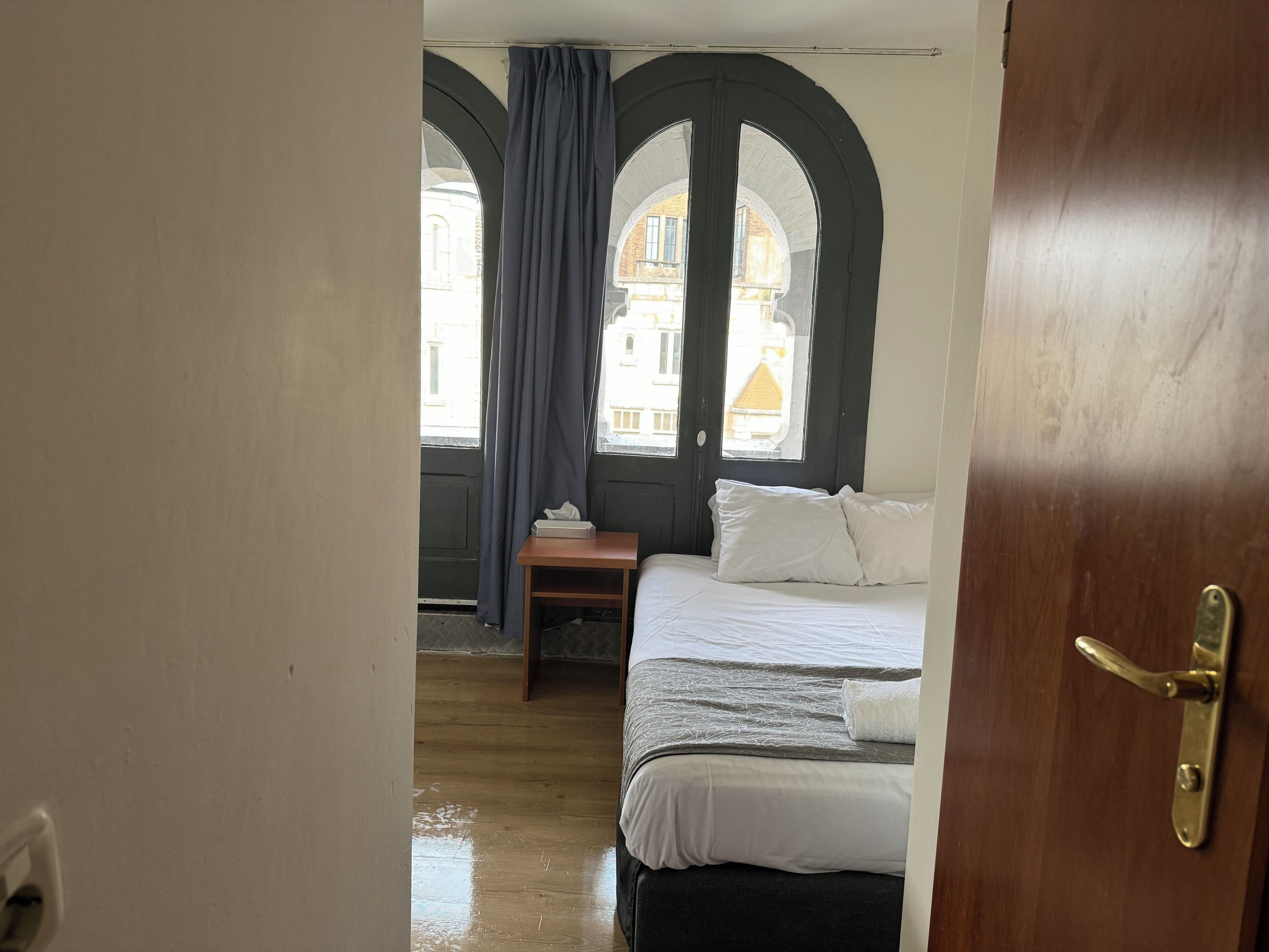 Wifi gratis y ropa de cama 