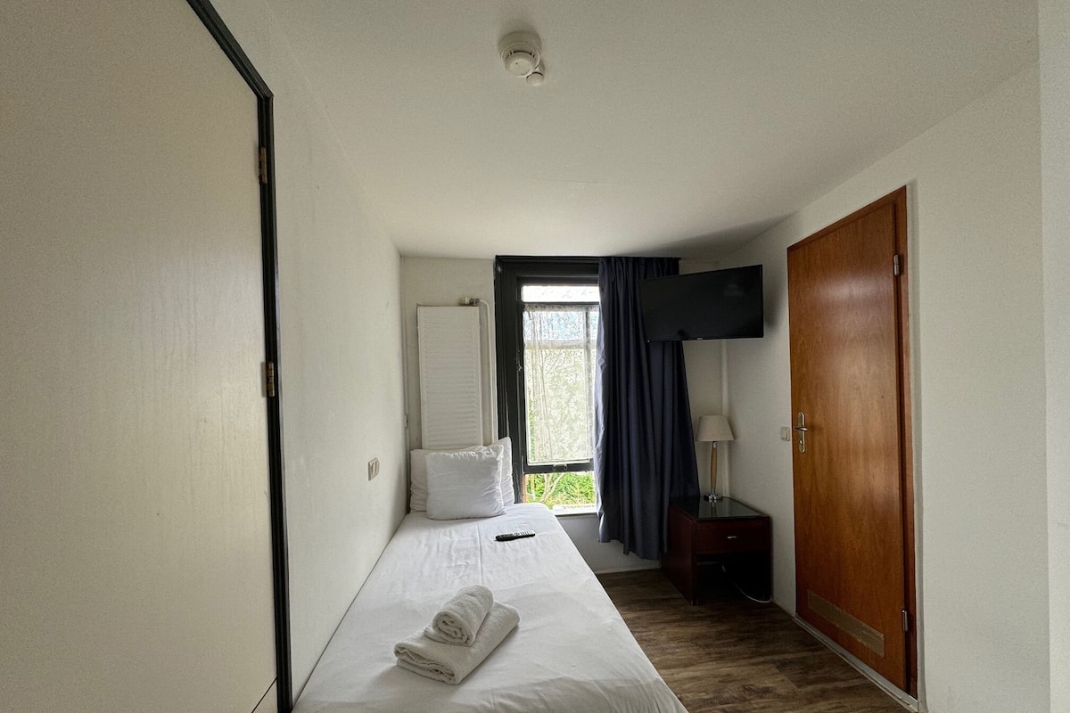 herbergi (Single Room) | Ókeypis þráðlaus nettenging, rúmföt