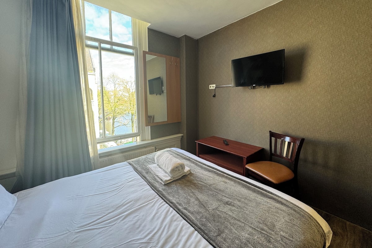 Basic-herbergi með tvíbreiðu rúmi (Double Room) | Ókeypis þráðlaus nettenging, rúmföt