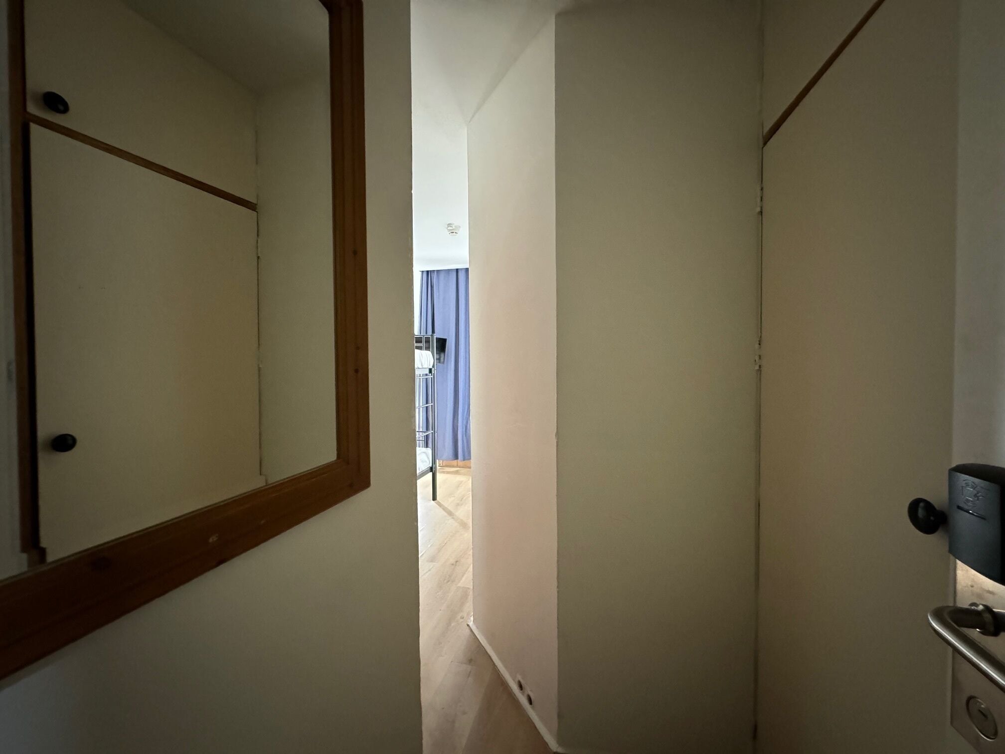 Economy Twin Room | Free WiFi, bed sheets