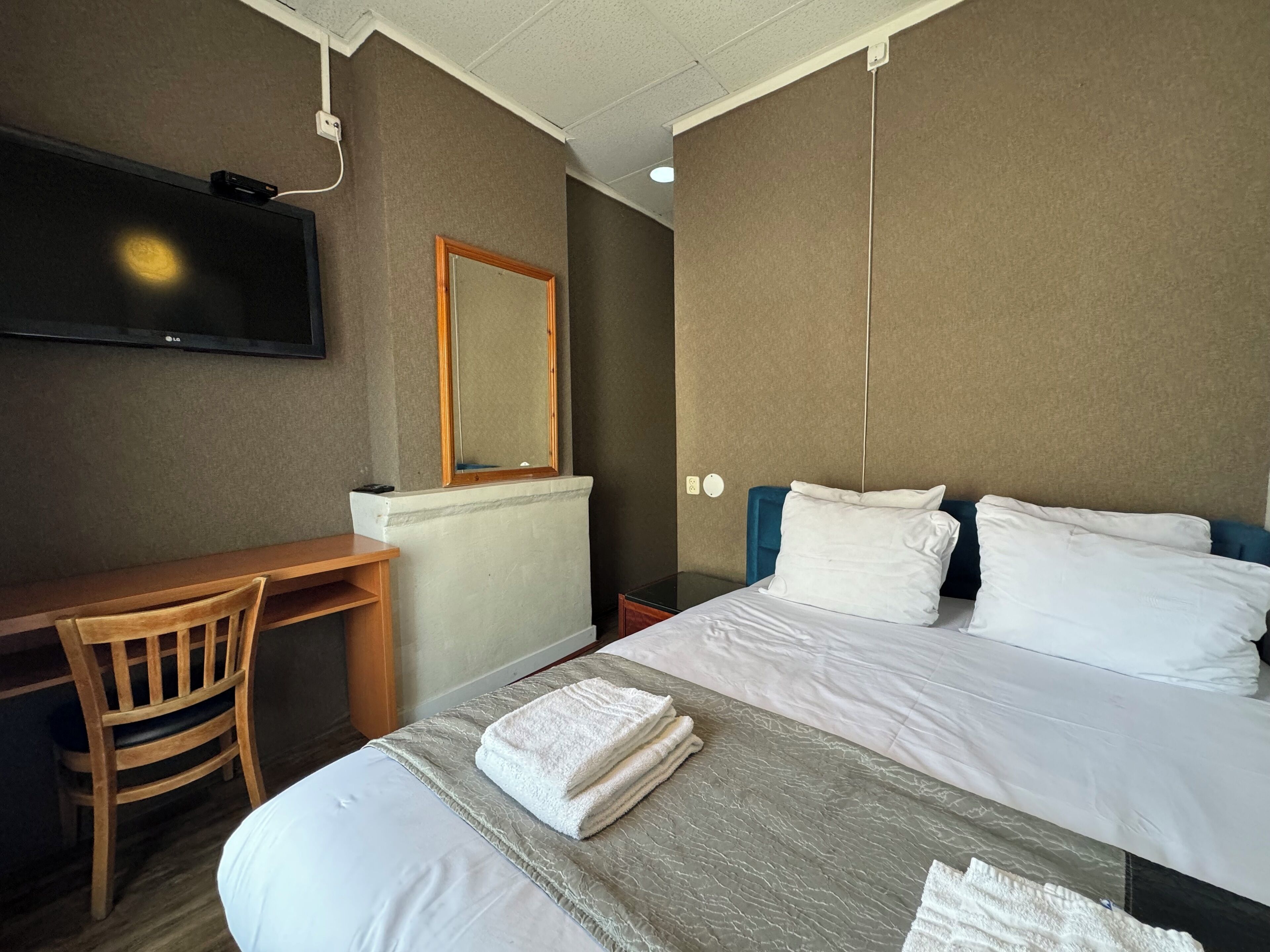 Wifi gratis y ropa de cama 