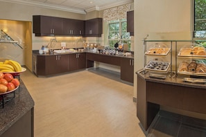 Free daily continental breakfast
