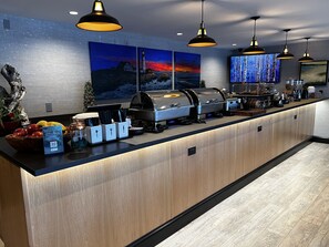 Az árban foglalt svédasztalos reggeli mindennap