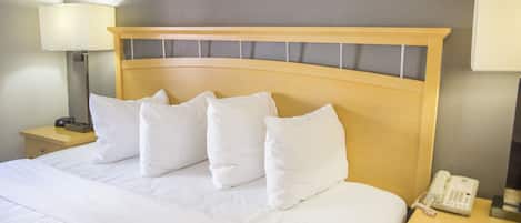 Standard Room, 1 King Bed | Desk, iron/ironing board, free WiFi, bed sheets