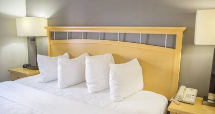Hudson River Hotel