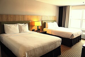 Premium bedding, desk, blackout curtains, iron/ironing board - City Express By Marriott Gettysburg (Gettysburg)