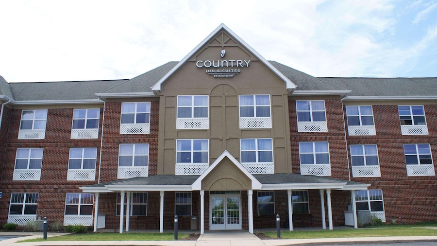 Country Inn & Suites by Radisson, Lansing, MI