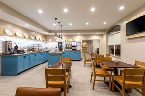 Free buffet breakfast  - Country Inn & Suites by Radisson, Anderson, SC (Anderson)