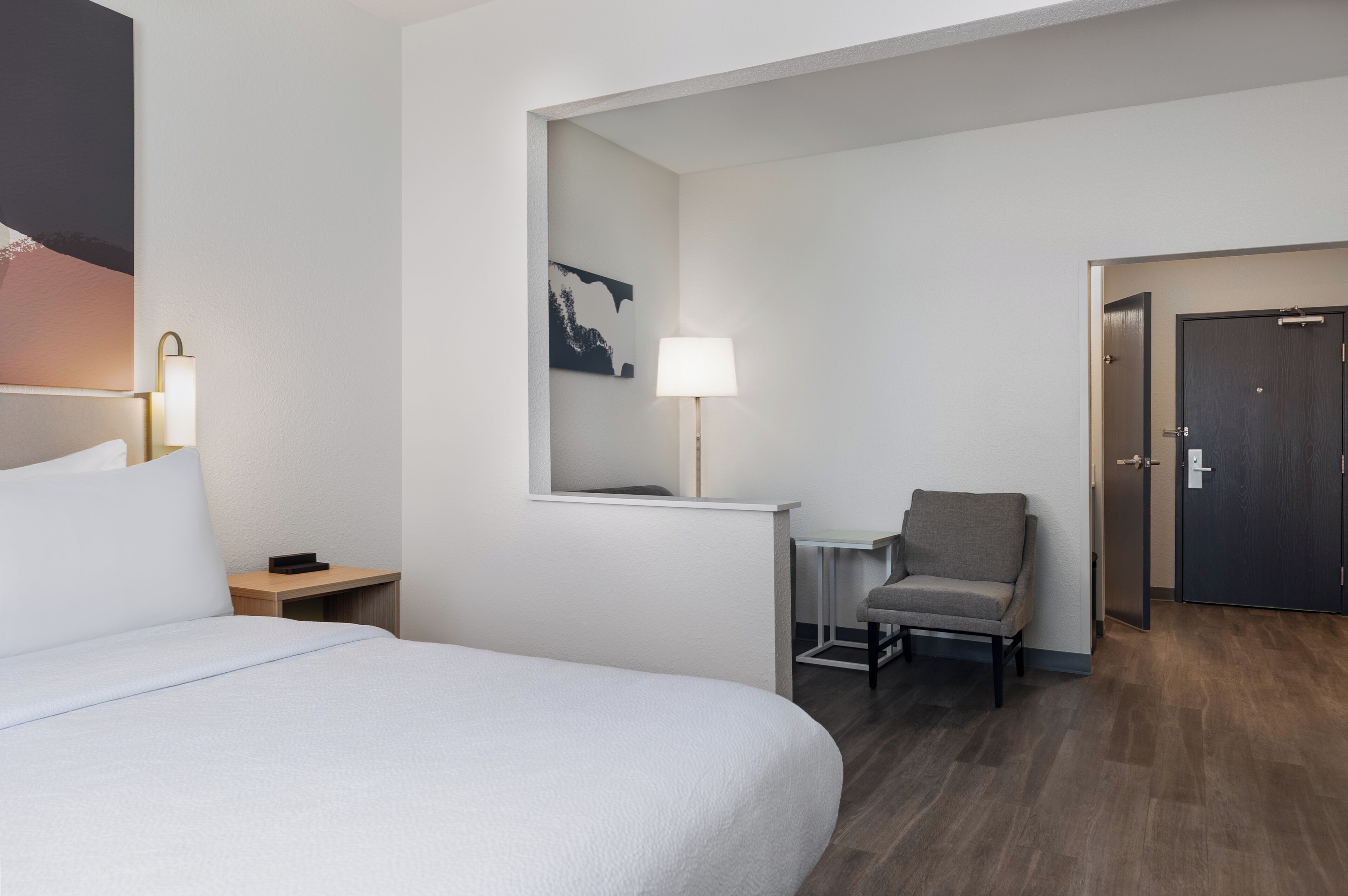 1 bedroom, premium bedding, pillowtop beds, desk