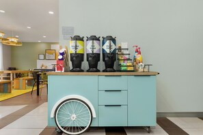 Coffee service - Spark by Hilton Indianapolis Northeast Fishers (Fishers)