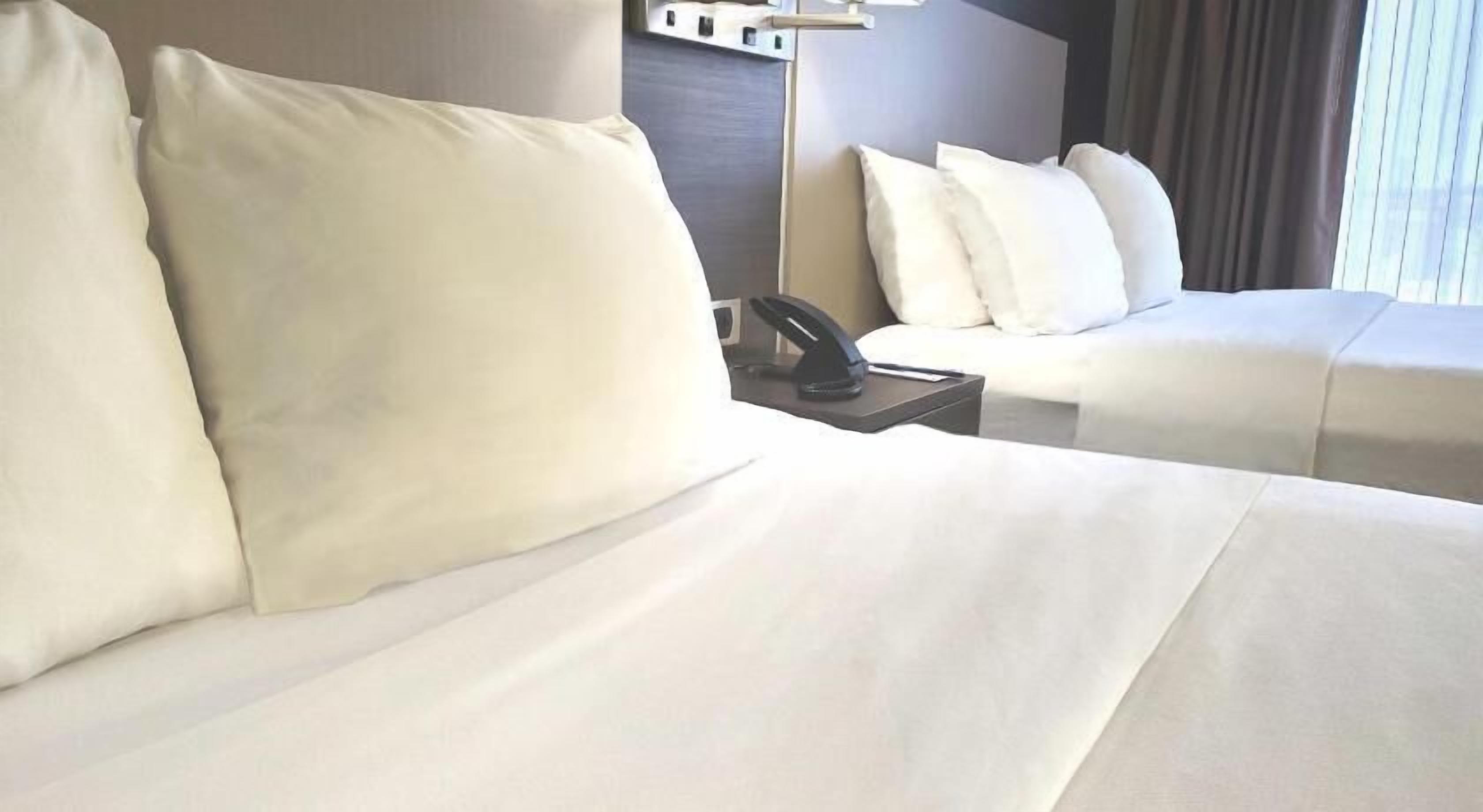 Desk, laptop workspace, iron/ironing board, free WiFi