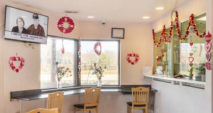 OYO Hotel Edison NJ Route 1