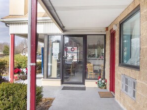 Exterior - OYO Hotel Edison NJ Route 1 (Edison)