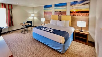 BĂŒgeleisen/BĂŒgelbrett, kostenloses WLAN, BettwĂ€sche, Wecker