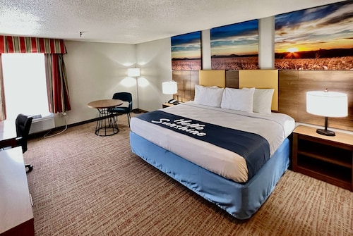 Days Inn by Wyndham Rayne/Crowley