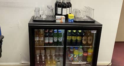 Days Inn by Wyndham Michaelwood M5