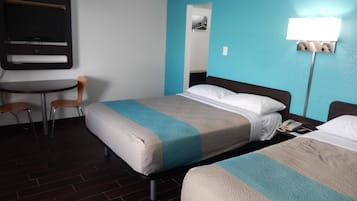 Wifi gratis, despertador, decoración personalizada y muebles diferentes