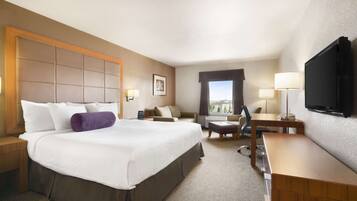 Literie de qualité supérieure, bureau, rideaux occultants