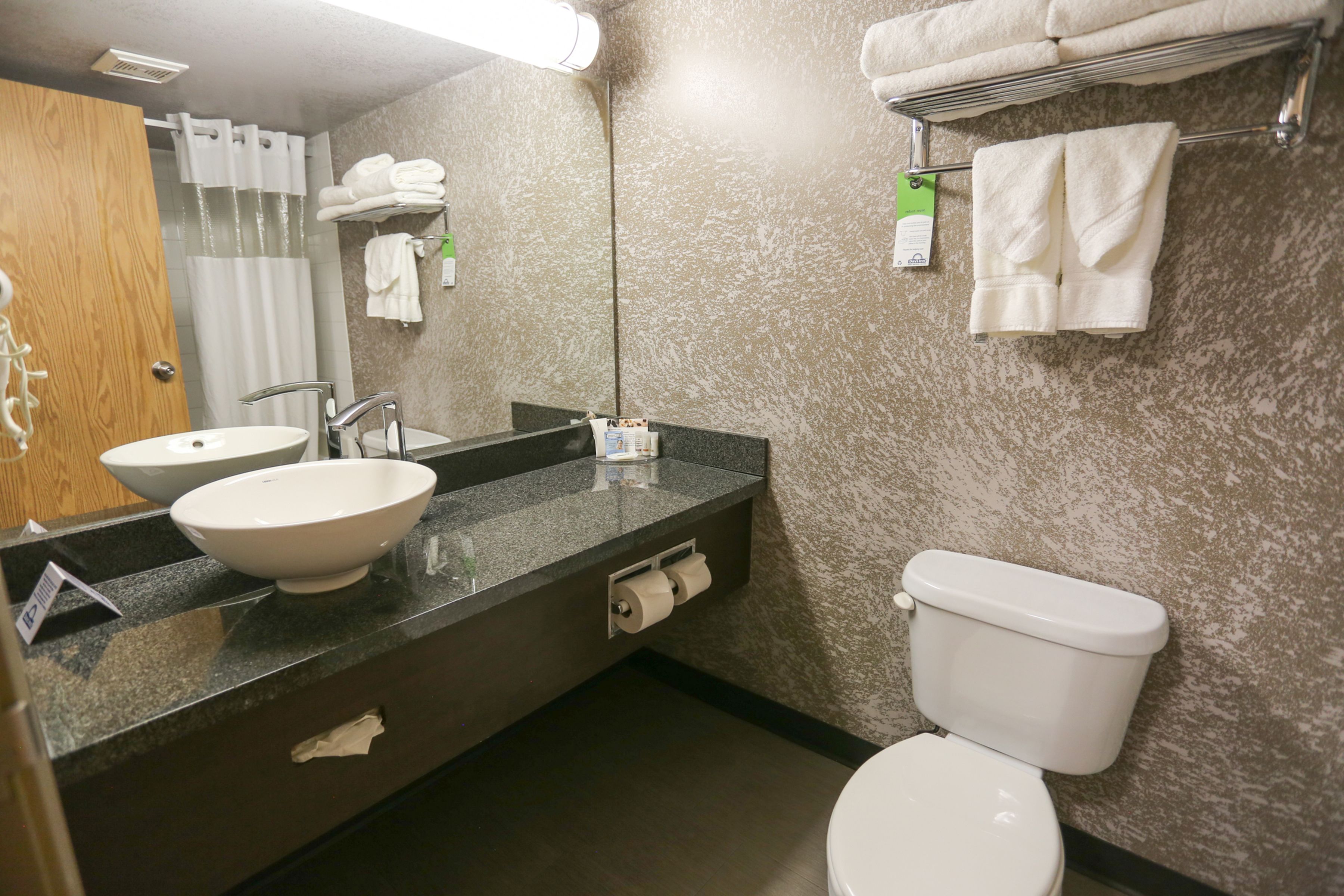 Photo - Days Inn by Wyndham Calgary Airport