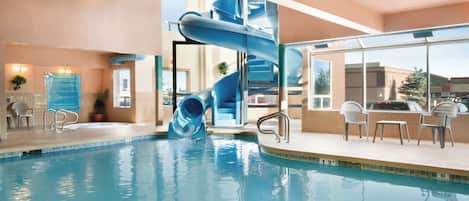 Indoor pool, sun loungers