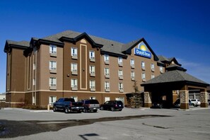 Exterior - Days Inn by Wyndham Calgary Airport (Calgary)