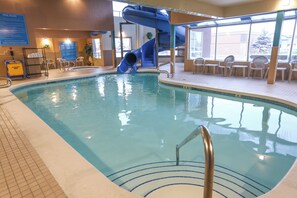 Indoor pool, sun loungers