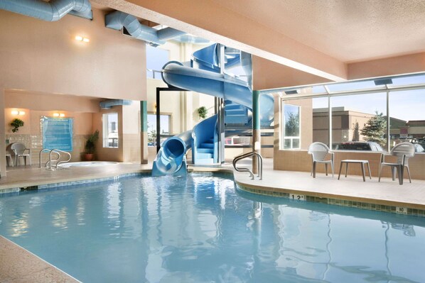 Indoor pool, pool loungers