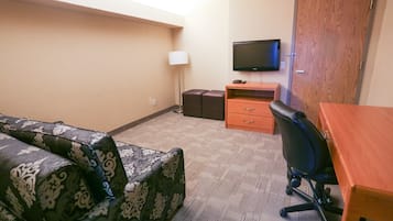Suite, 1 Bedroom | Premium bedding, desk, blackout drapes, iron/ironing board