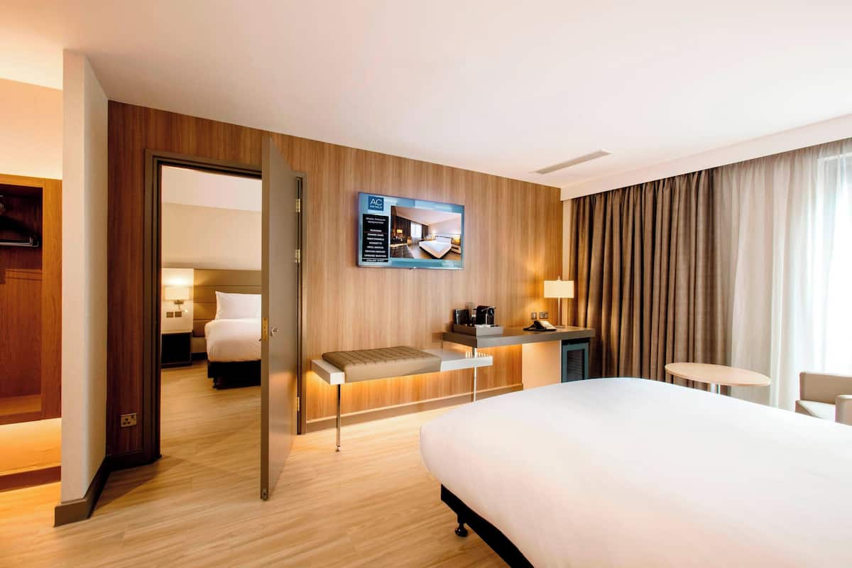 1 bedroom, pillow-top beds, in-room safe, desk